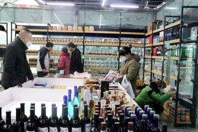 强信心 起好步 开新局|巴克图中哈边民互市丝路文化商品城恢复营业 商品贸易迎春来